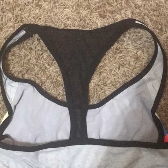 PINK Ultimate Sports Bra - Picture 3 of 4